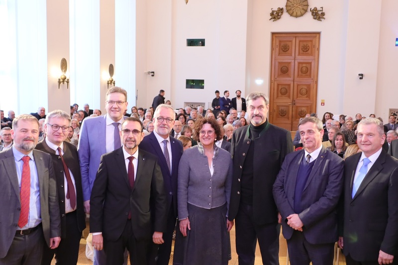 v.l.: Thomas Sindilariu, Josef Zellmeier, Steffen H&ouml;rtler, Klaus Holetschek, Bernd Fabritius, Dr. Petra Loibl, Dr. Markus S&ouml;der, Bernhard Gaida, Norbert, Kapeller, Martin Sch&ouml;ffel und Eric Bei&szlig;wenger. Foto: CSU-Fraktion