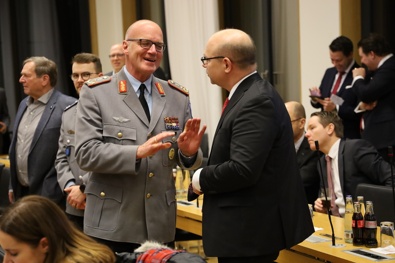 Gespräche am Rande der Veranstaltung. Foto: CSU-Fraktion